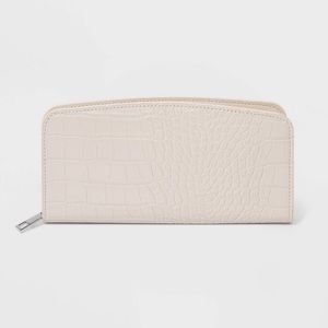 FREE W/ $10+ Purchase: a new day White Women’s Zip Wallet